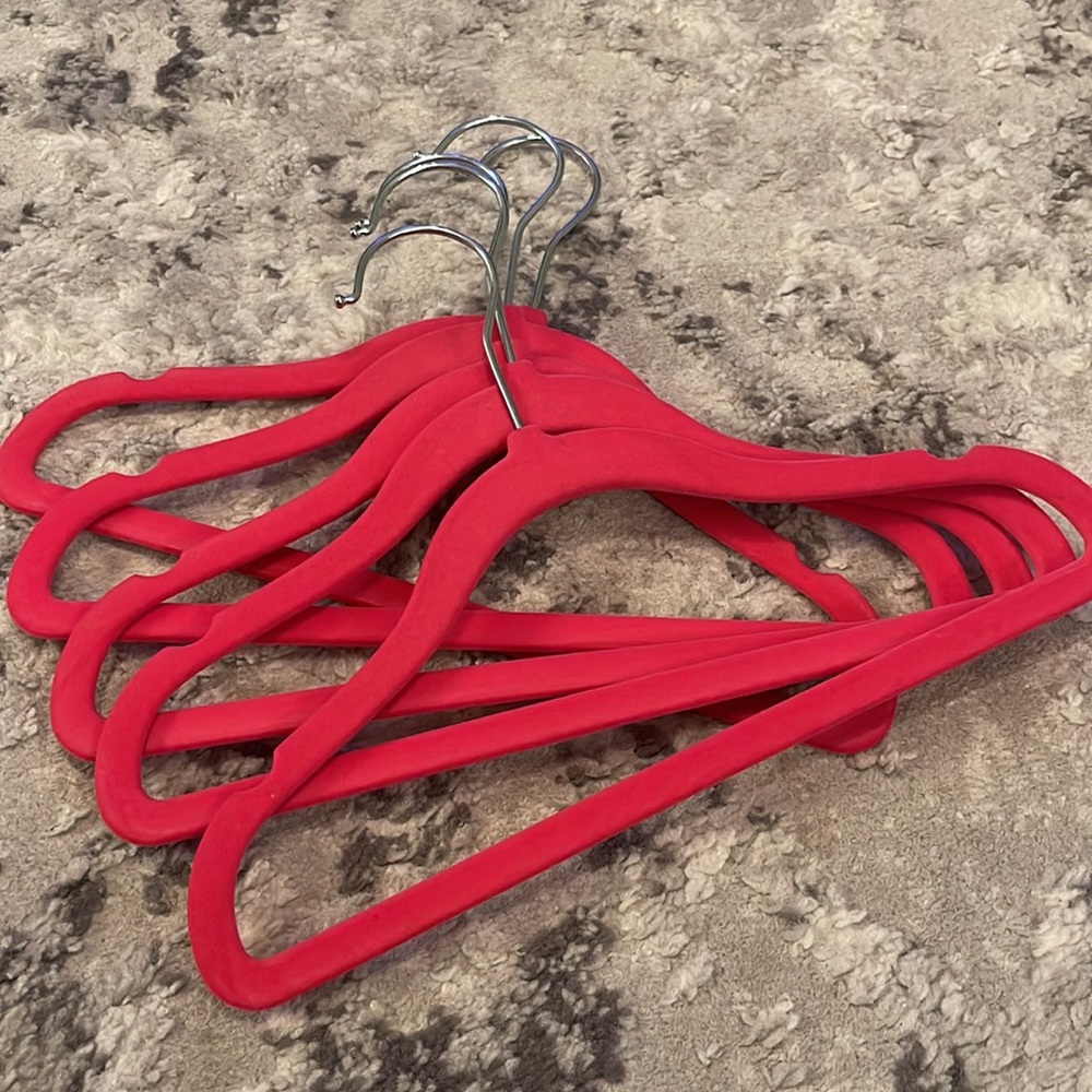Girls 5 Pack Velvet Pink Hangers